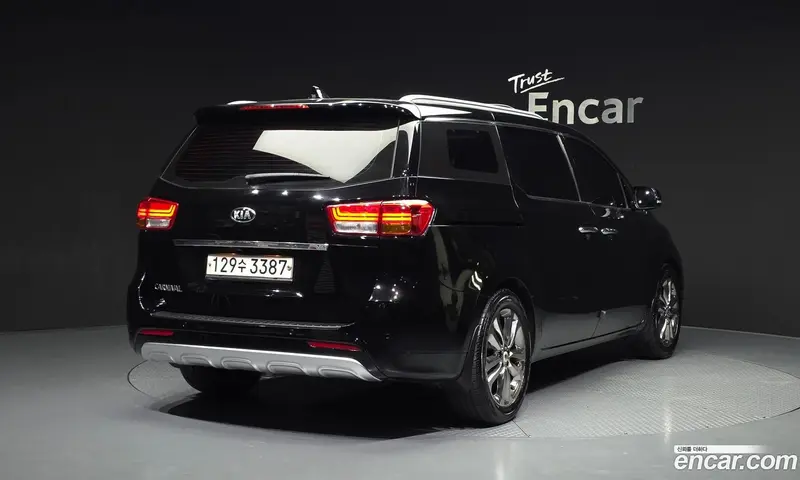 Kia Carnival (Canival)