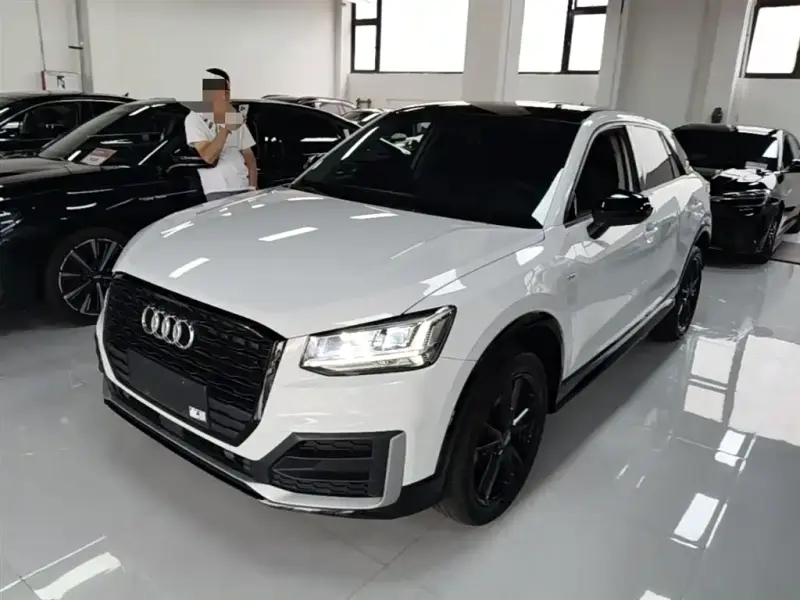 Audi Q2L