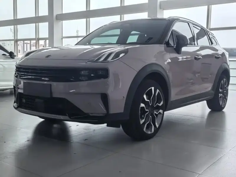 Lynk & Co 06