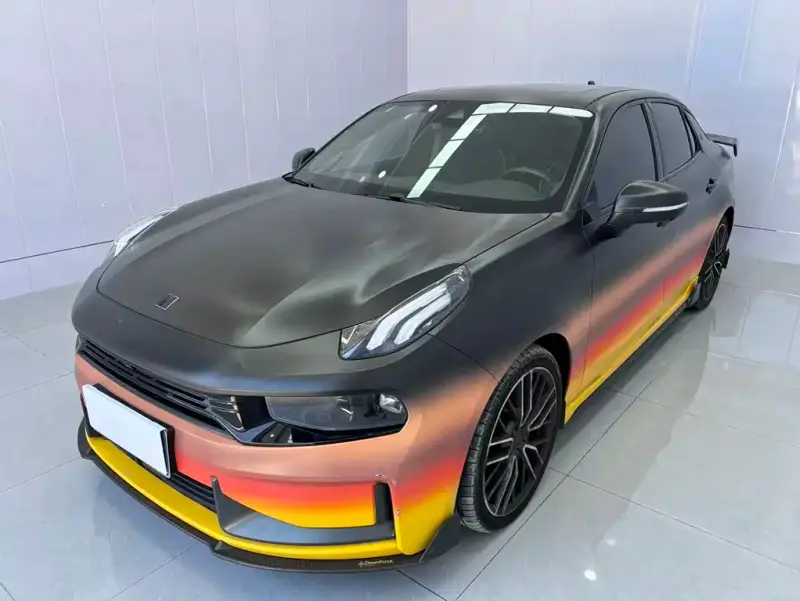 Lynk & Co 03