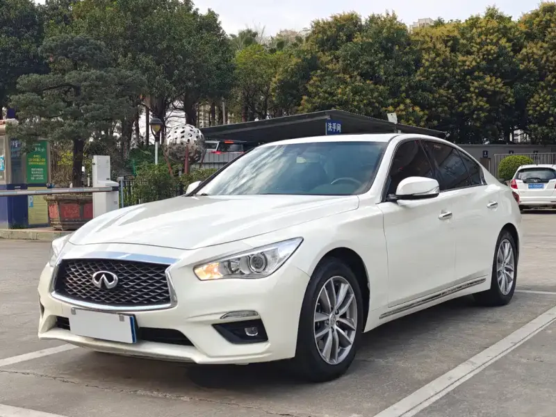 Infiniti Q50L