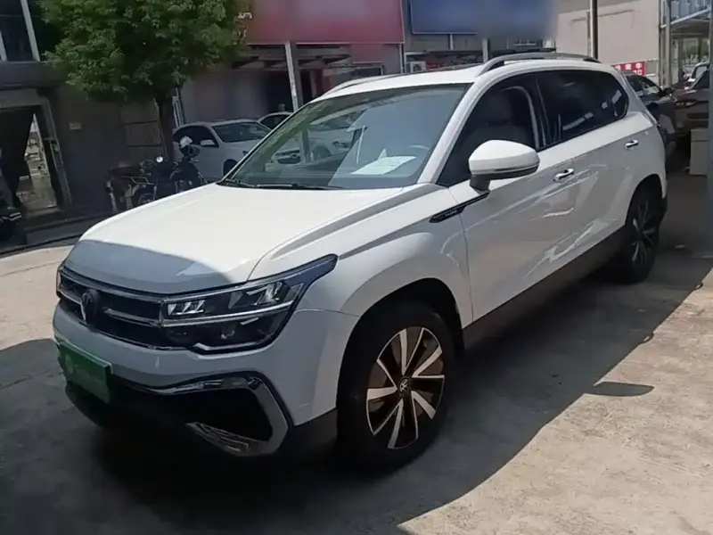 Volkswagen Tharu