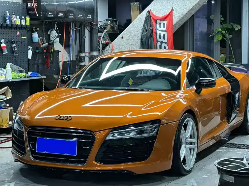 Audi R8