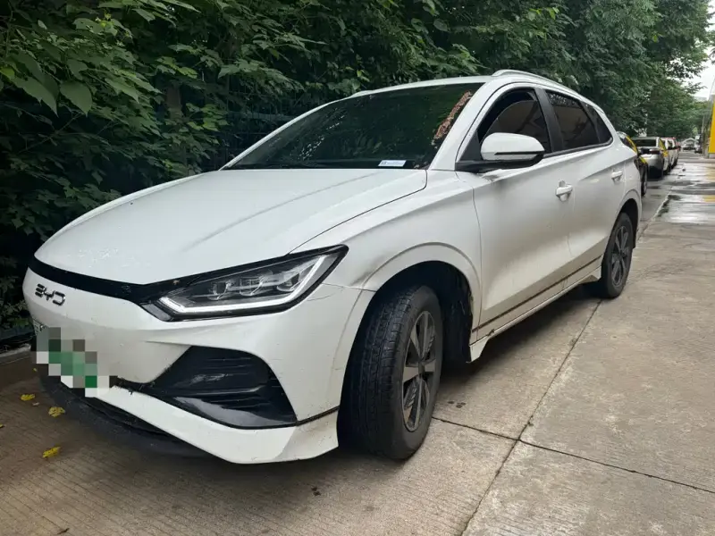 BYD e2
