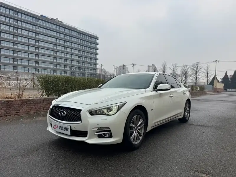 Infiniti Q50L