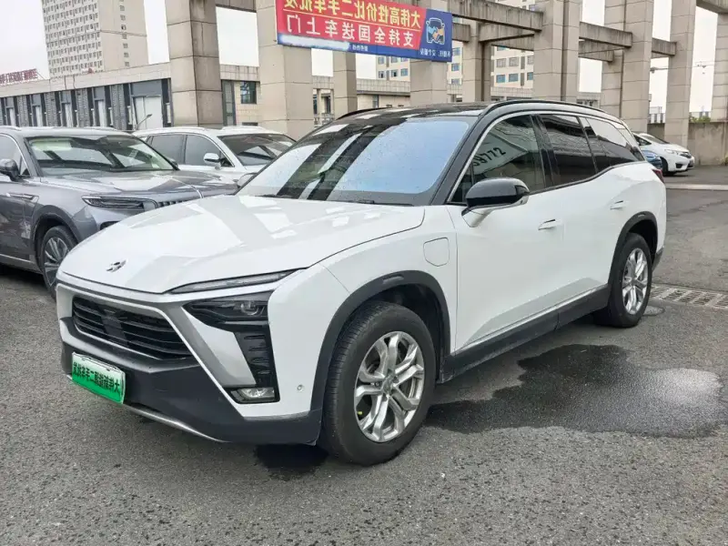 NIO ES8