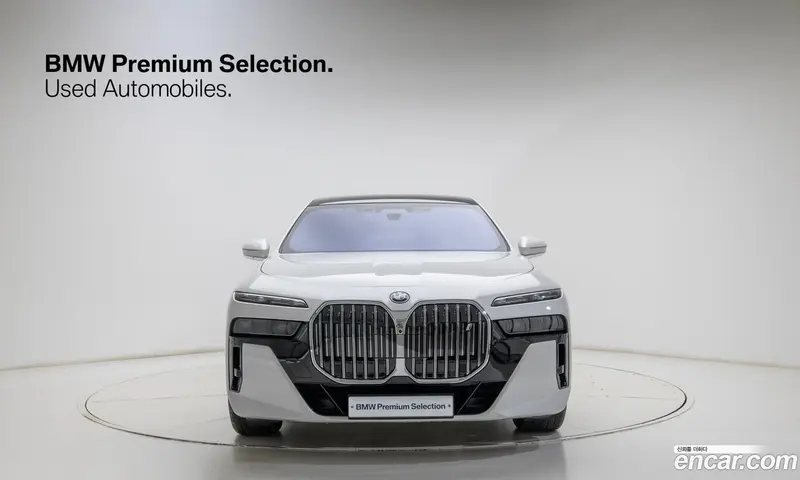 BMW i7