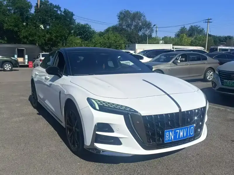 Hongqi H6