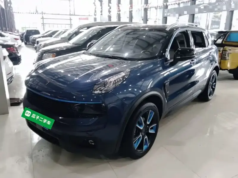 Lynk & Co 01