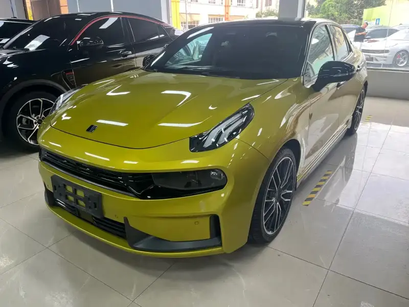 Lynk & Co 03