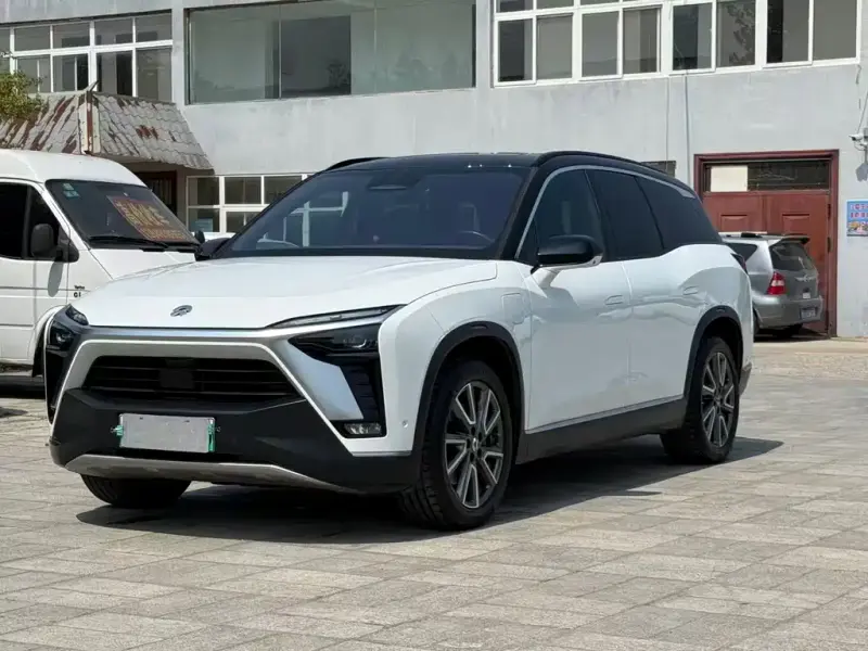 NIO ES8