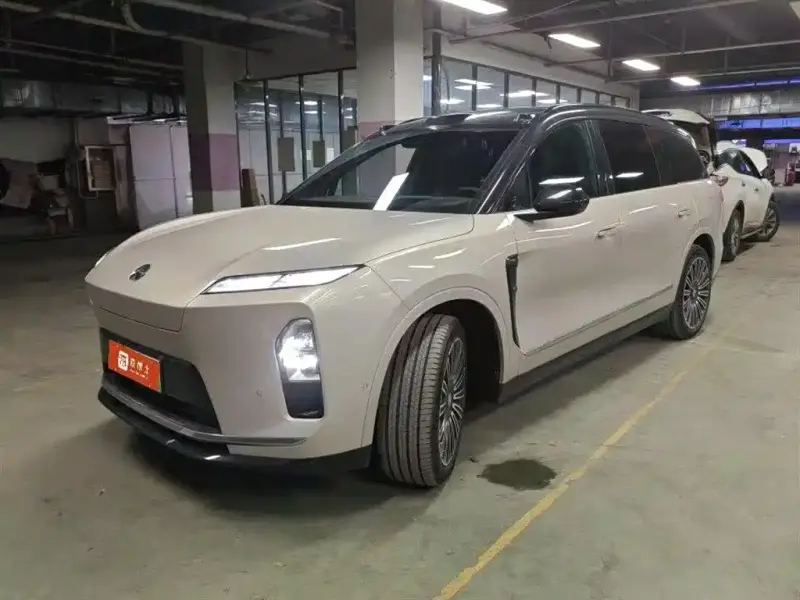 NIO ES8