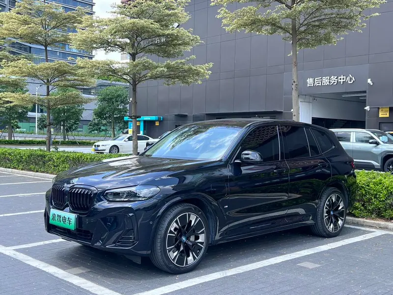 BMW iX3
