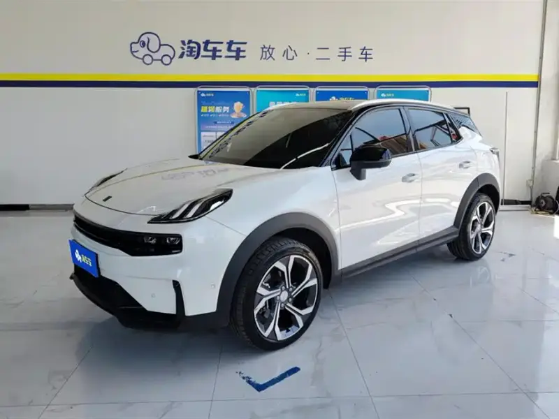 Lynk & Co 06