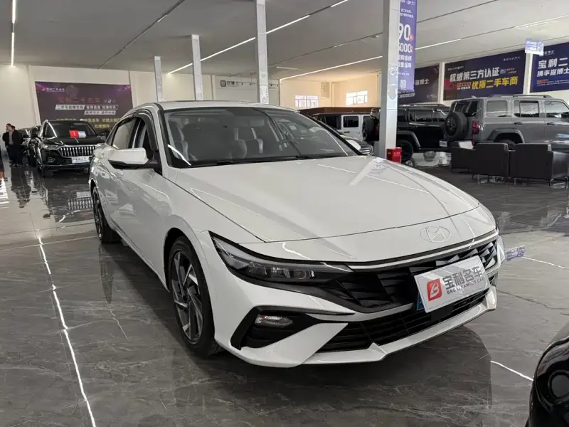 Hyundai Elantra