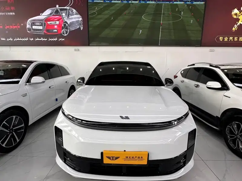 Li Auto L6
