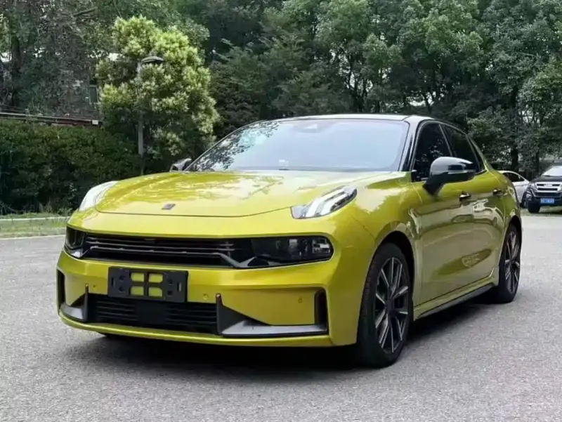 Lynk & Co 03
