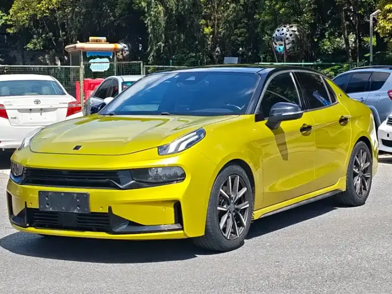 Lynk & Co 03