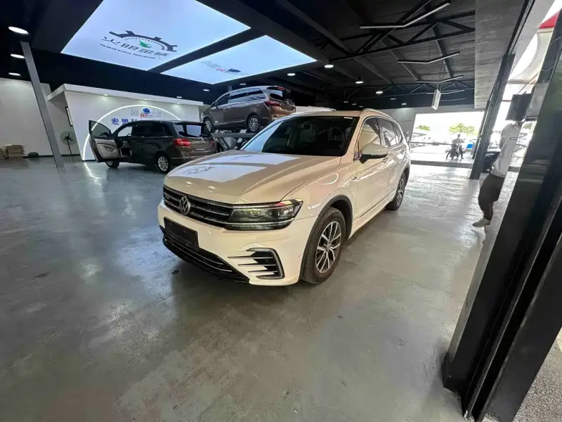 Volkswagen Tiguan L