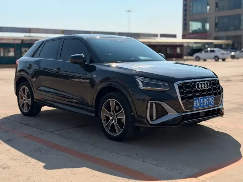 Audi Q2L
