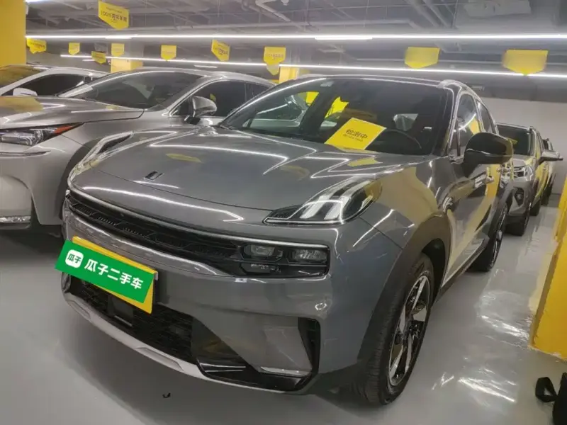 Lynk & Co 06