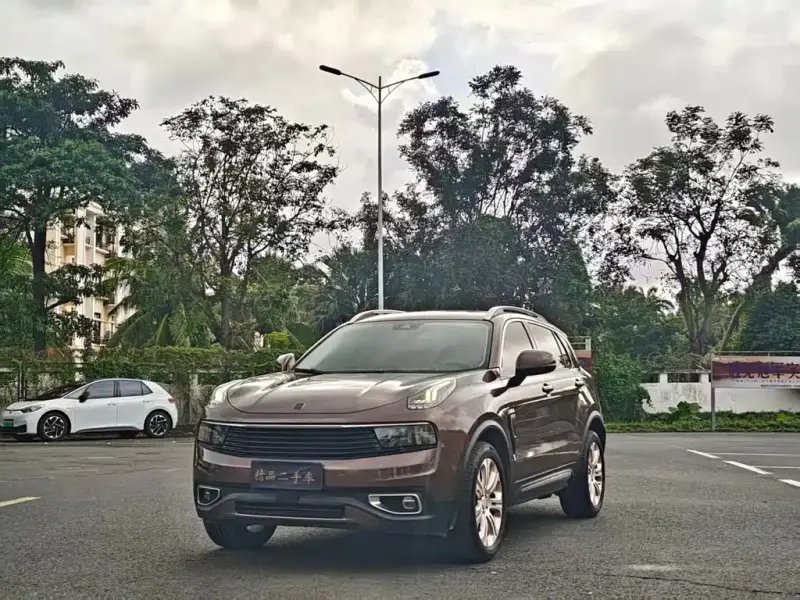 Lynk & Co 01