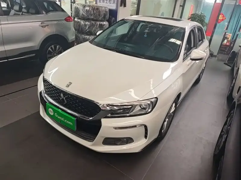 DS 4S