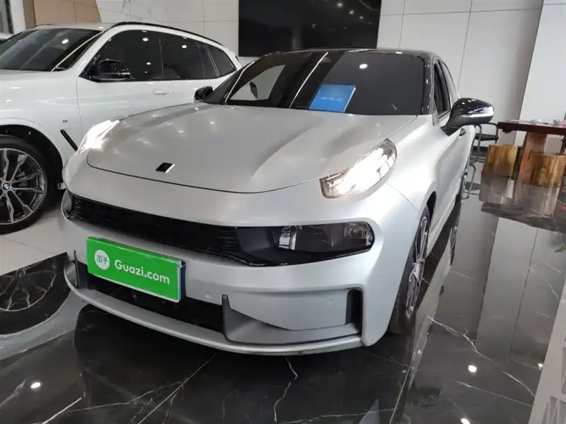 Lynk & Co 03