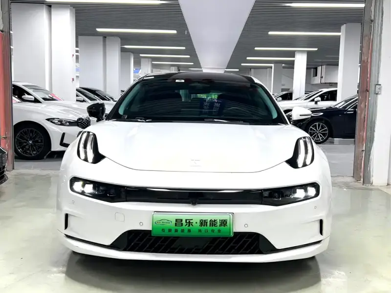 Zeekr 001