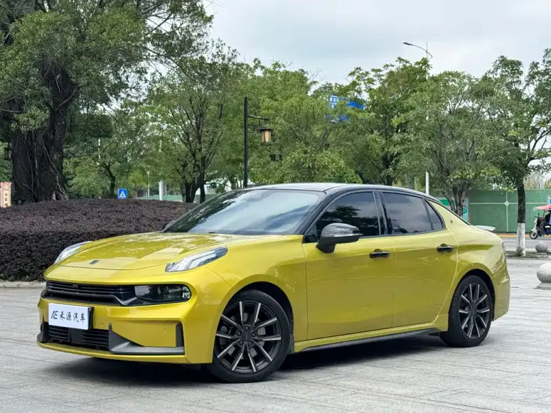 Lynk & Co 03