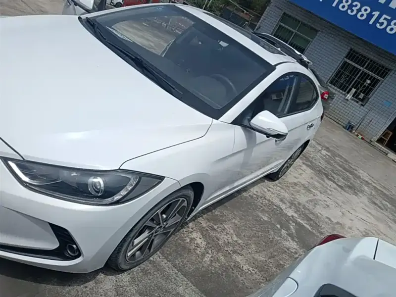 Hyundai Elantra