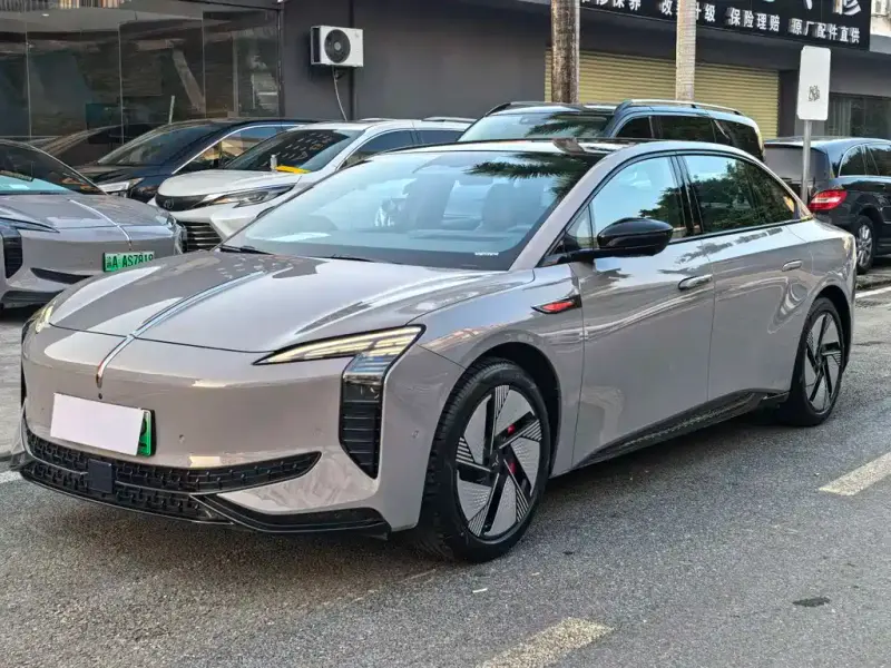 Hongqi EH7