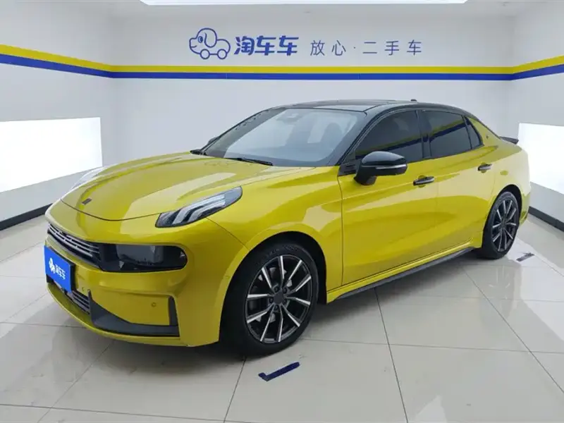 Lynk & Co 03