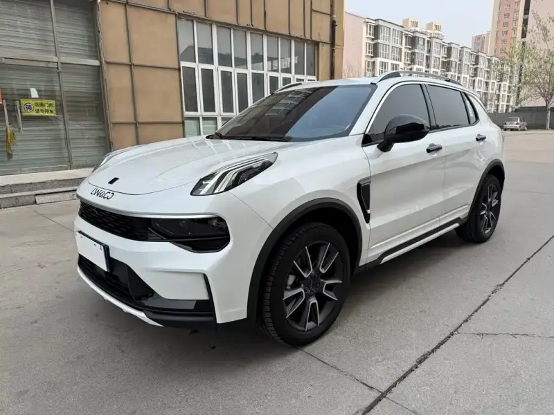 Lynk & Co 01