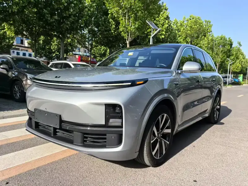Li Auto L8