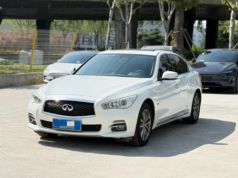 Infiniti Q50L