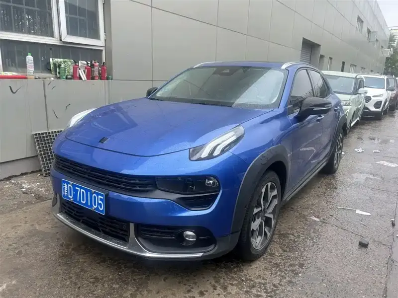 Lynk & Co 02