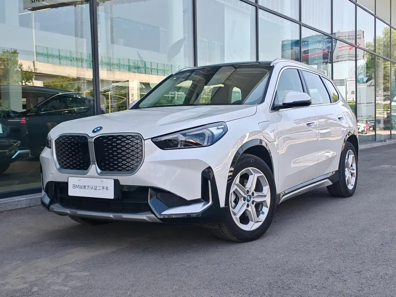 BMW iX1