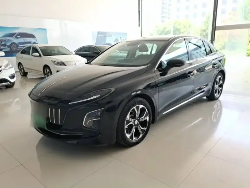 Hongqi E-QM5