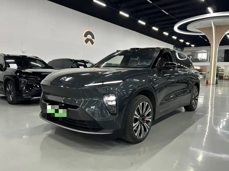 NIO ES8