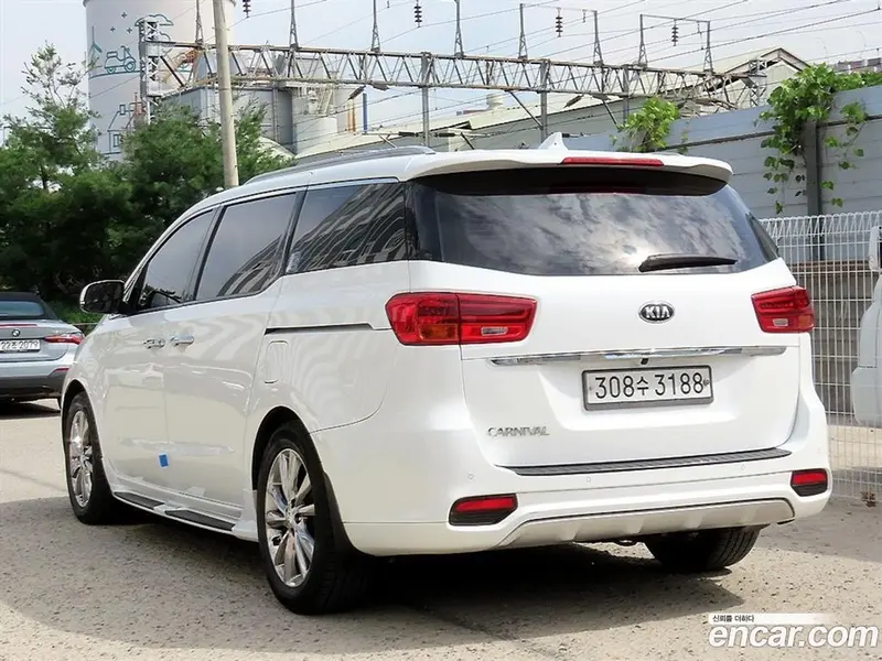 Kia Carnival (Canival)