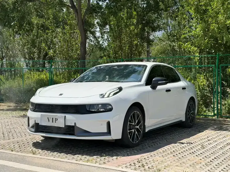 Lynk & Co 03