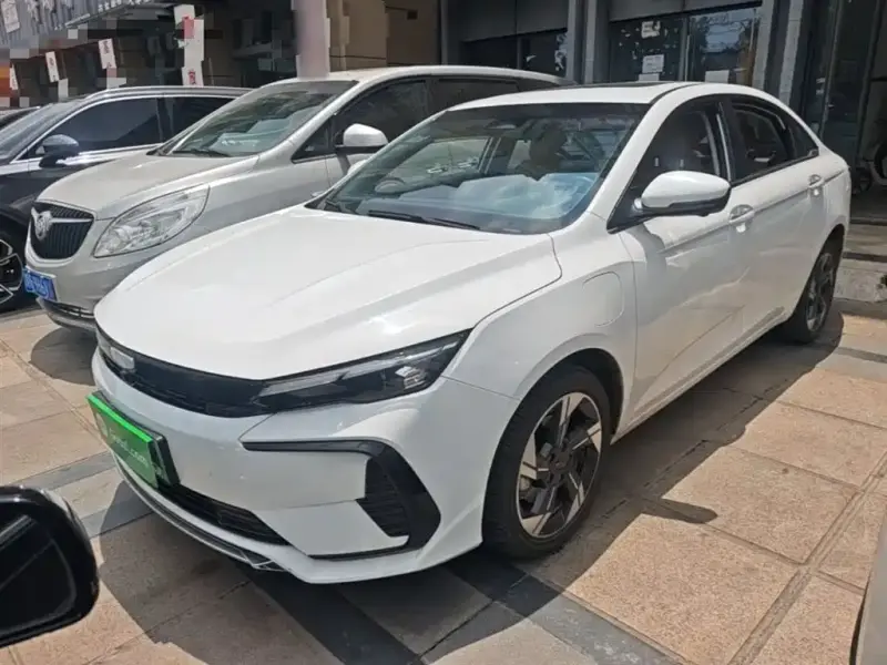 Geely L HiP