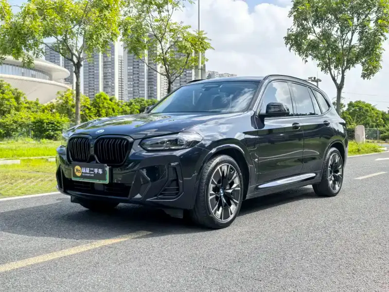 BMW iX3