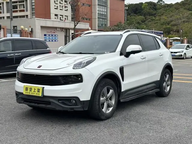 Lynk & Co 01