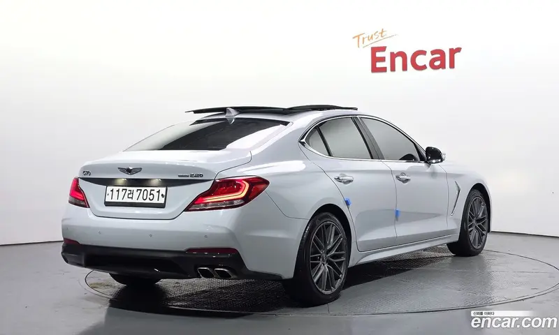 Genesis G70