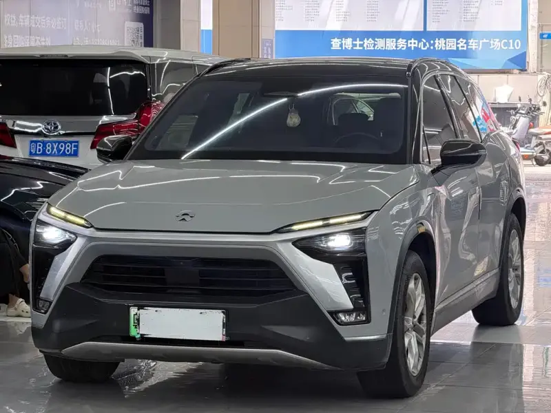 NIO ES8