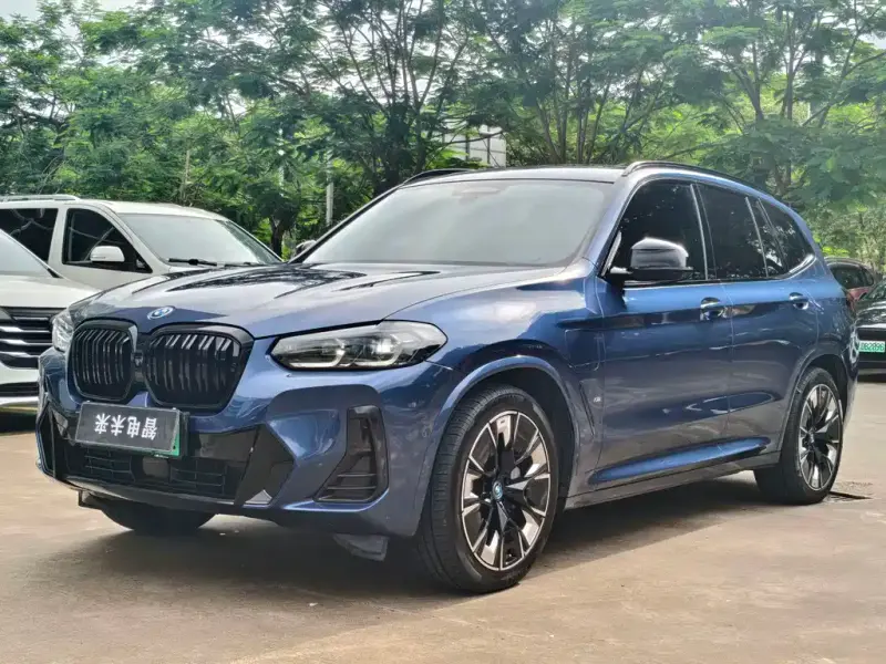 BMW iX3