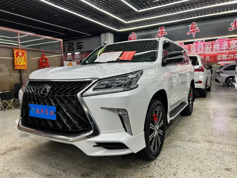 Lexus LX
