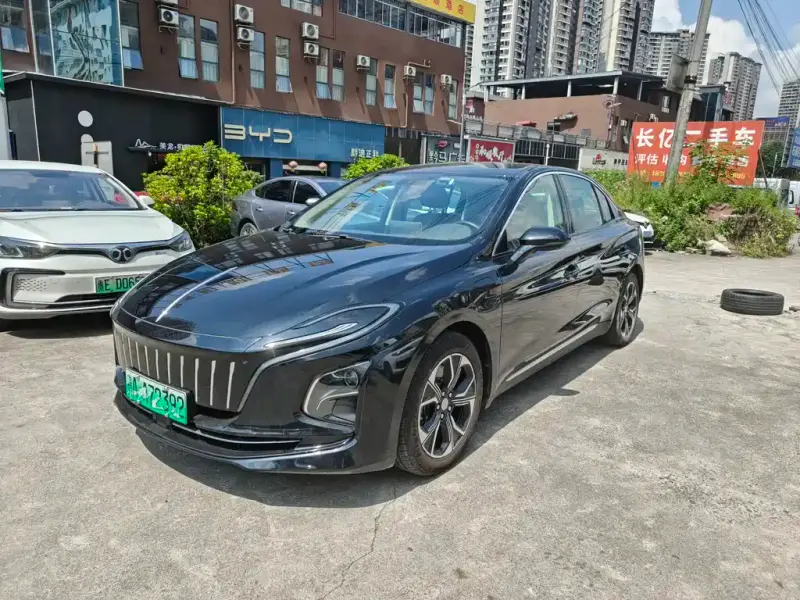 Hongqi E-QM5
